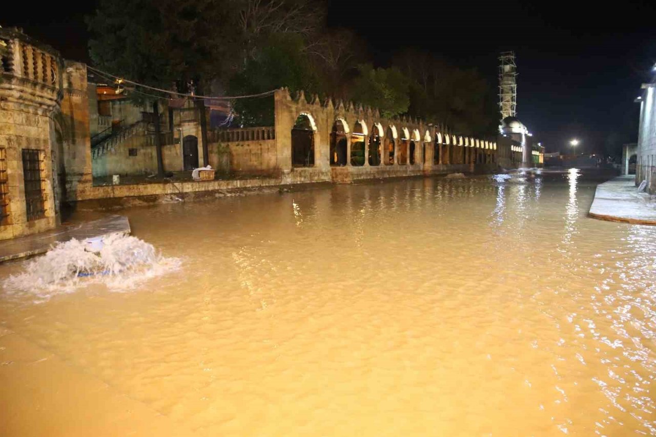 Balıklıgöl suyu normale dönüyor