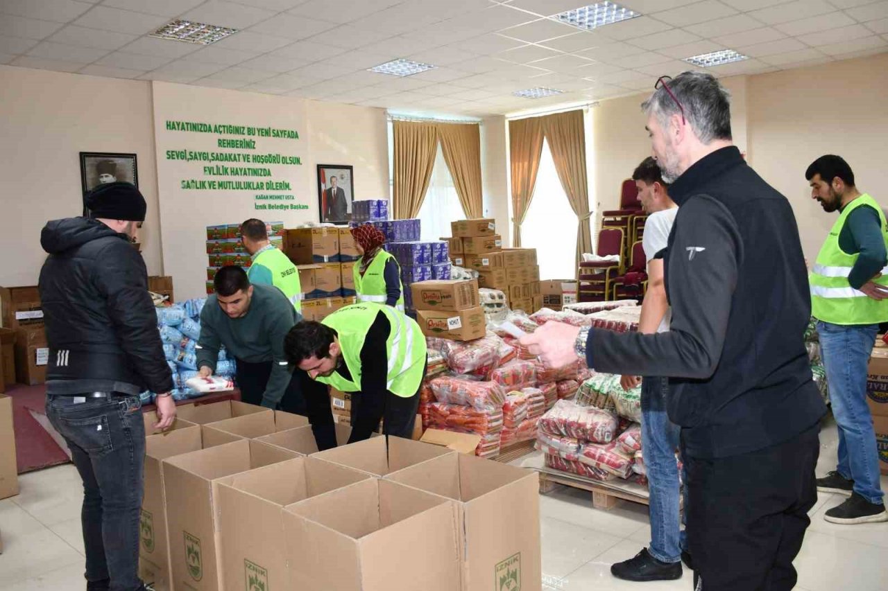 İznik’ten afet bölgesine destekler sürüyor