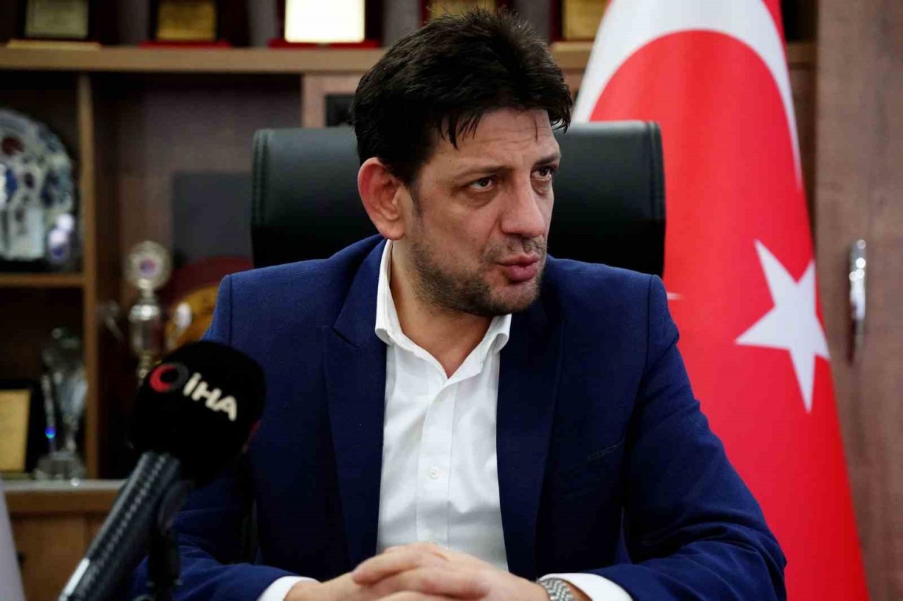 İsmail Turgut Öksüz: “Ahmet Ağaoğlu’nun istifa kararı, maddi yönden yalnız kaldığı için”