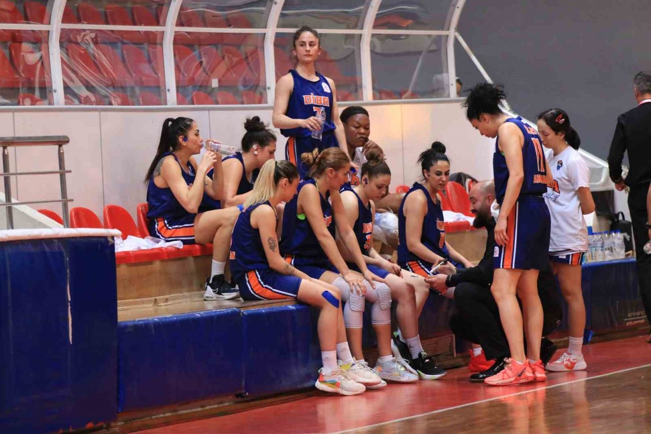 TKBL: İzmit Belediyespor: 97 - DİBA: 68