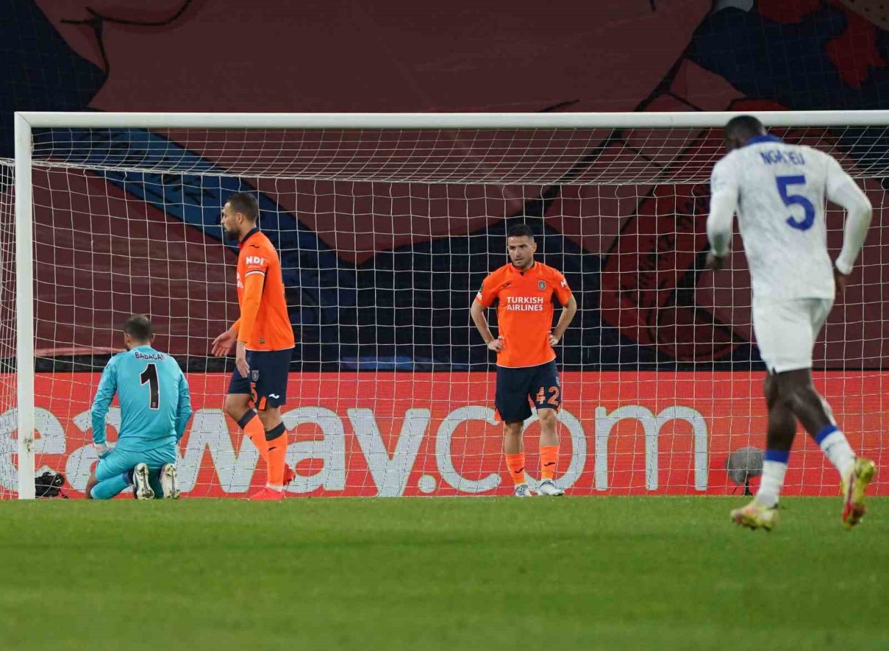 UEFA Avrupa Konferans Ligi: Medipol Başakşehir: 0 - Gent: 4 (İlk yarı)