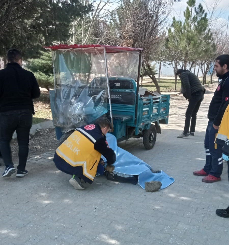 Yaşlı adamı ölüm sokakta yakaladı