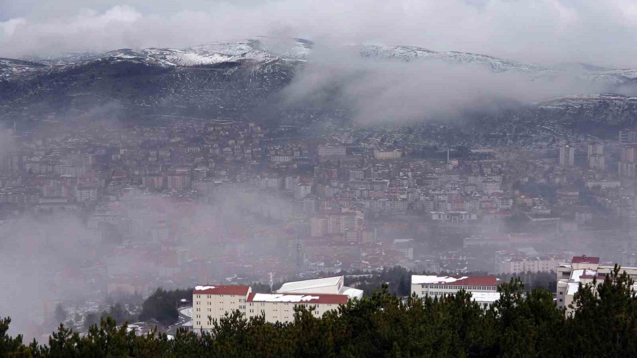 Yozgat’ta yoğun sis etkili oldu