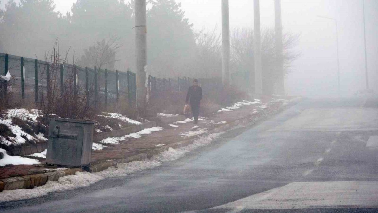 Yozgat’ta yoğun sis etkili oldu