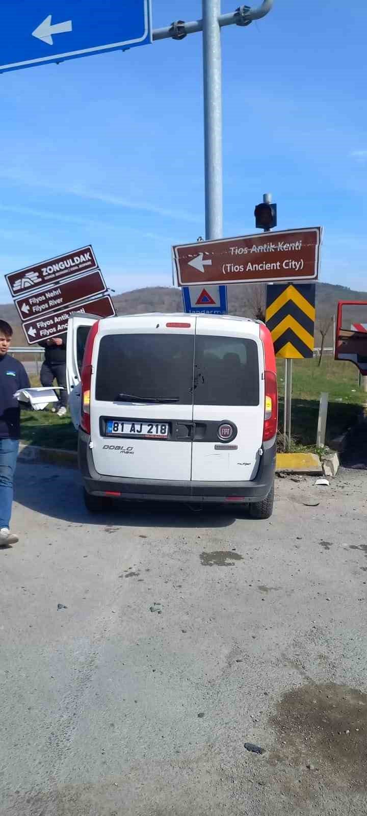 Şerit ihlali kazaya sebep oldu: 2 yaralı