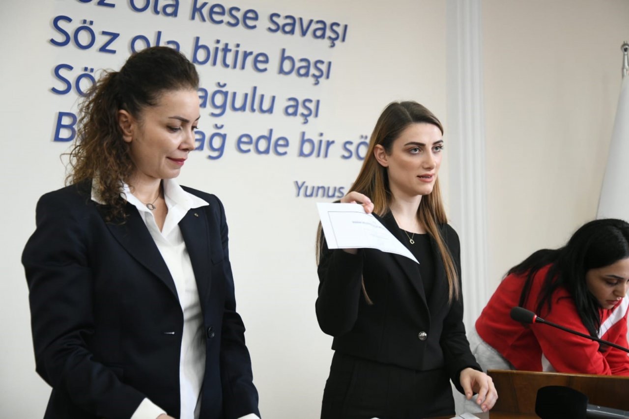 Mamak’ta gençler ve çocuklar sandığa gitti