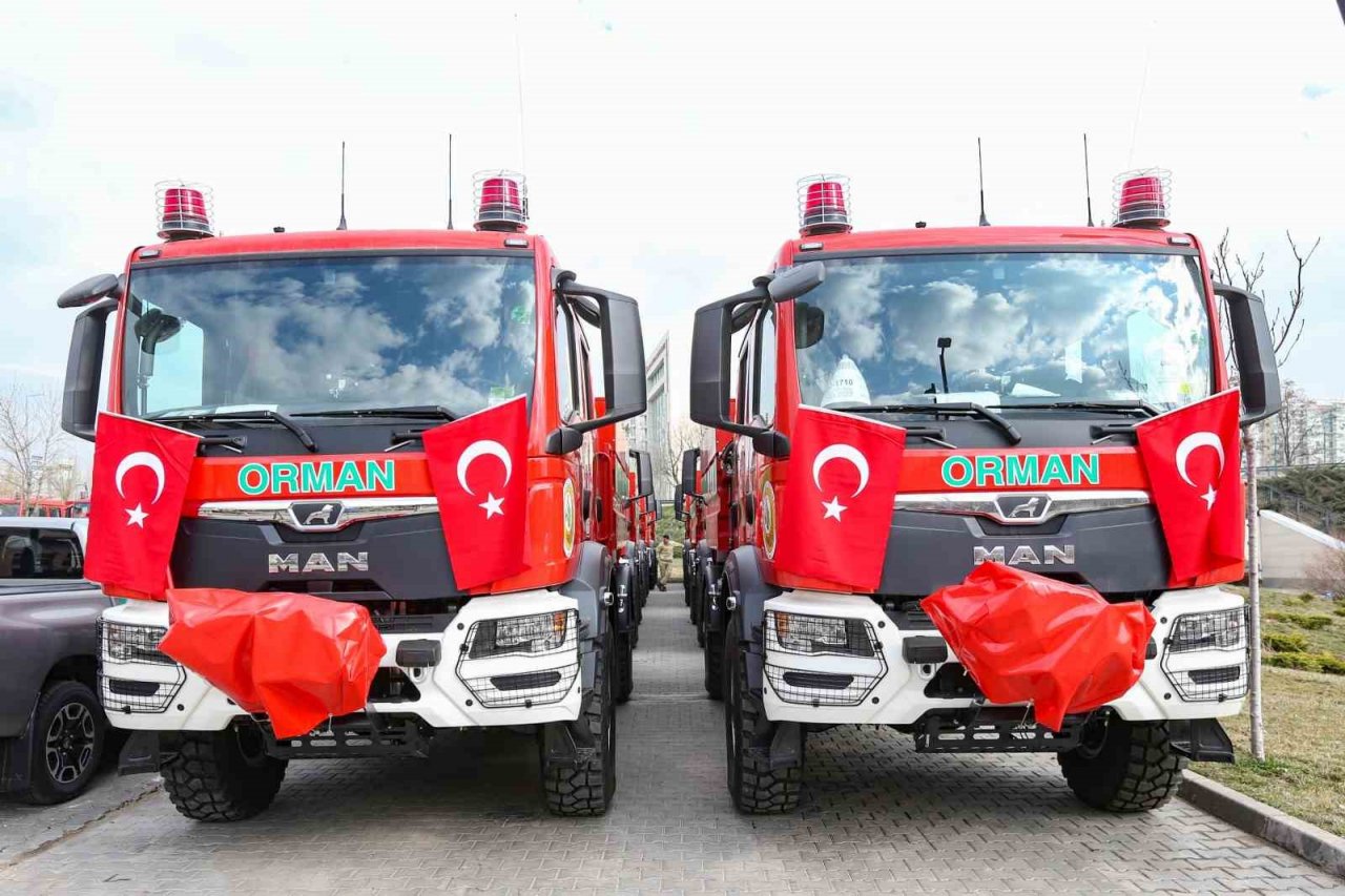 Denizli’nin ateş savaşçıları 7 arazöz ve 3 ilk müdahale aracıyla güçlendi