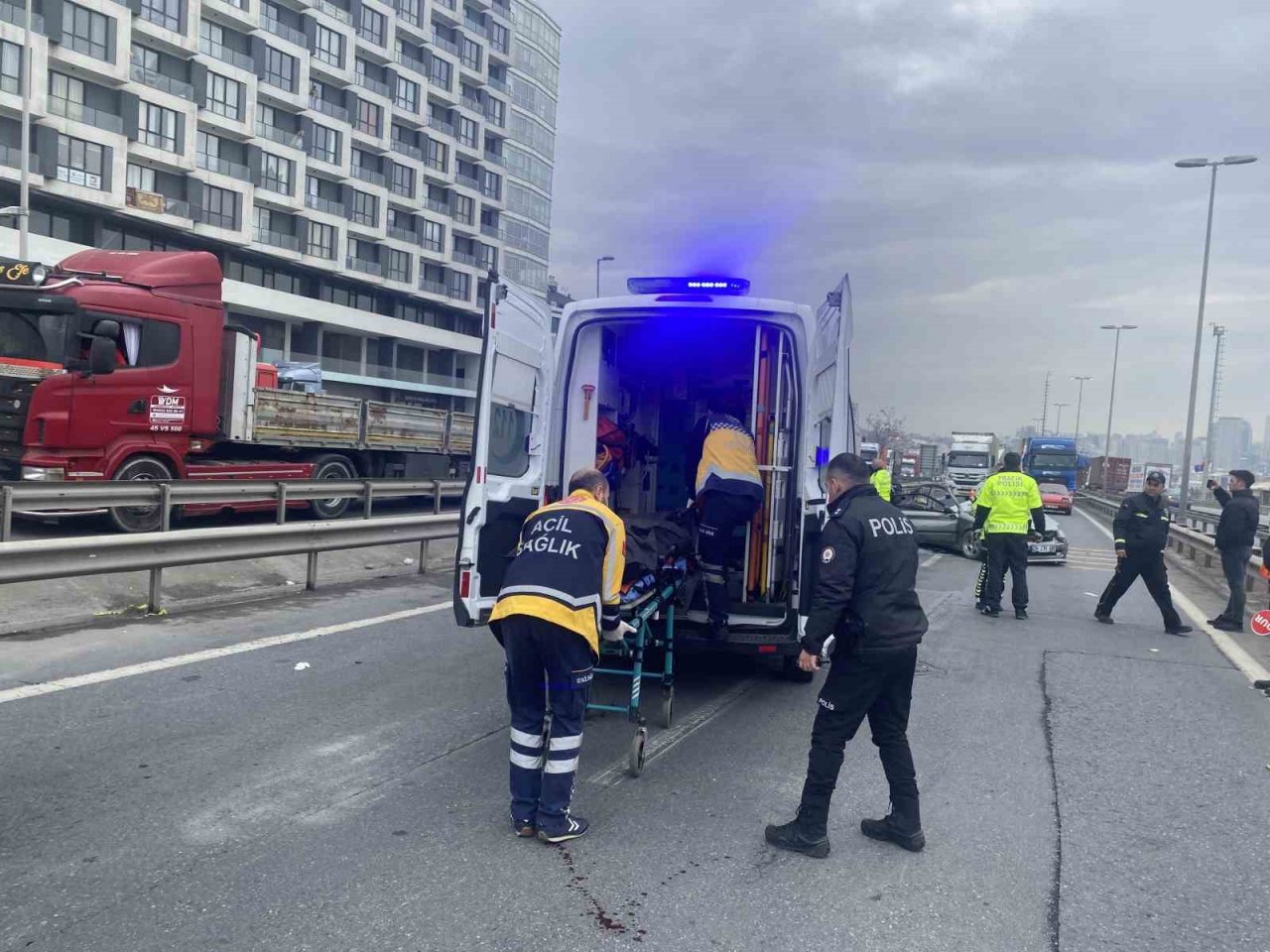 Beylikdüzü’nde feci kaza: 2 ölü, 1 ağır yaralı