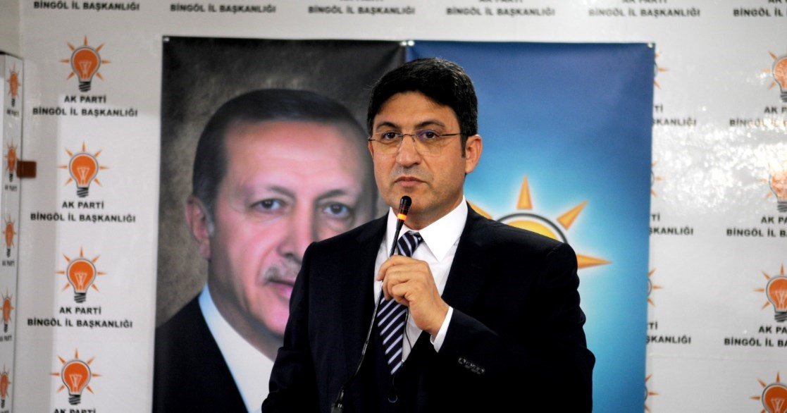 Bingöl’de AK Parti’den milletvekili aday adayı olan Korkutata’ya müracaatında binlerce kişi eşlik etti