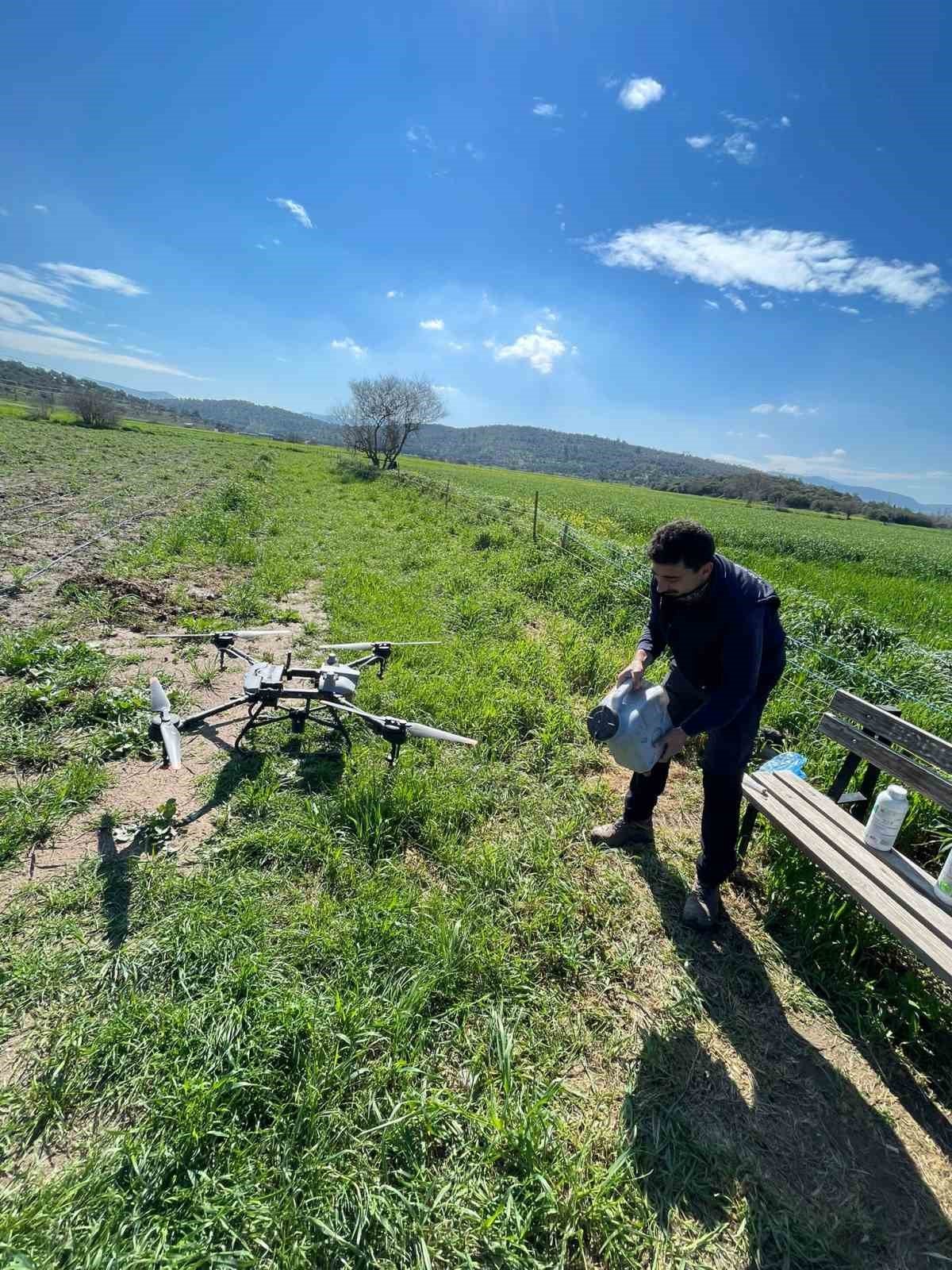 Zirai drone çiftçilerin hizmetinde