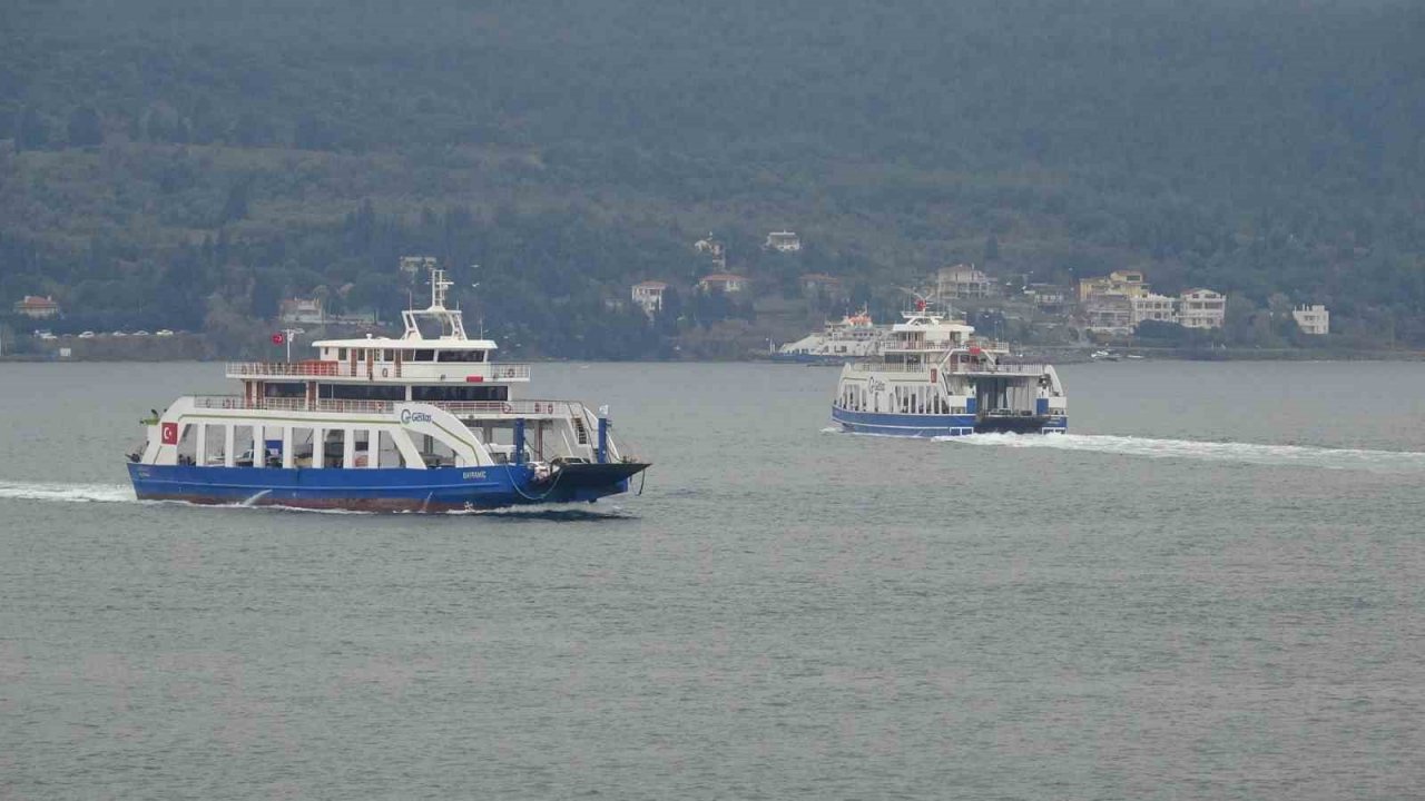 Bozcaada ve Gökçeada’ya yarınki feribot seferlerine fırtına engeli