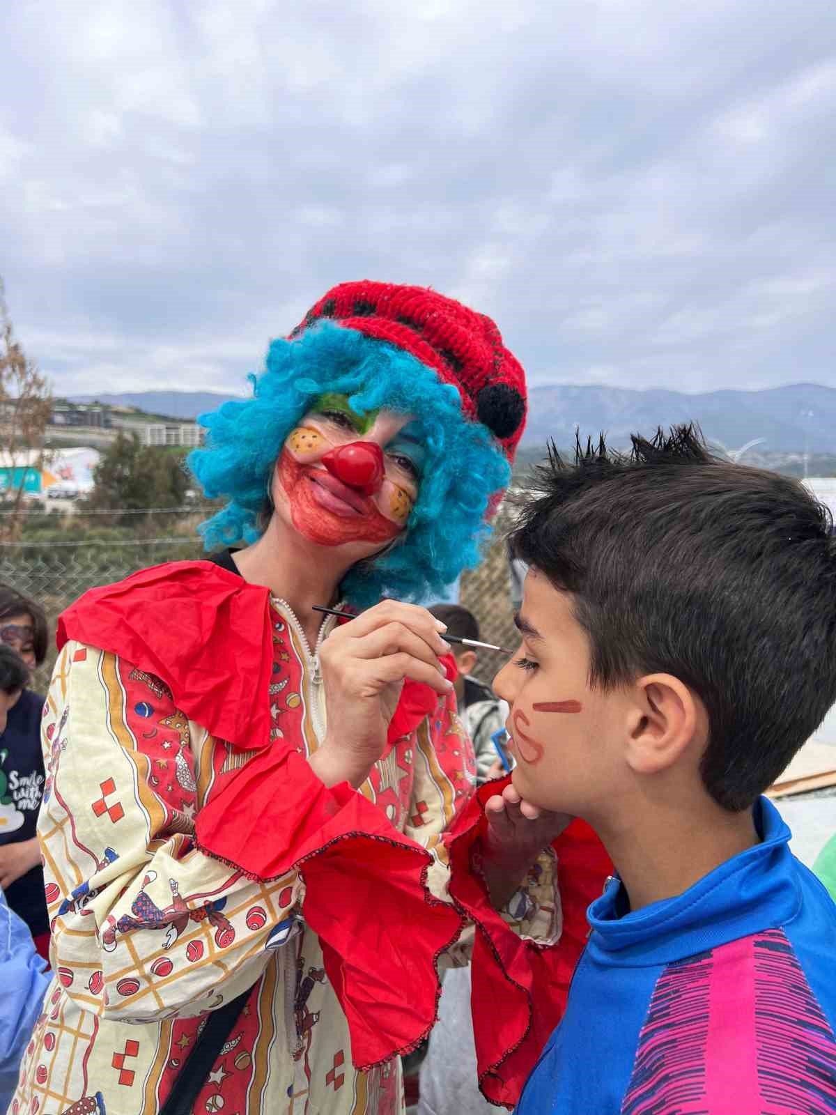 ATO üyesi kuaförler “moral bakımı” için deprem bölgesinde