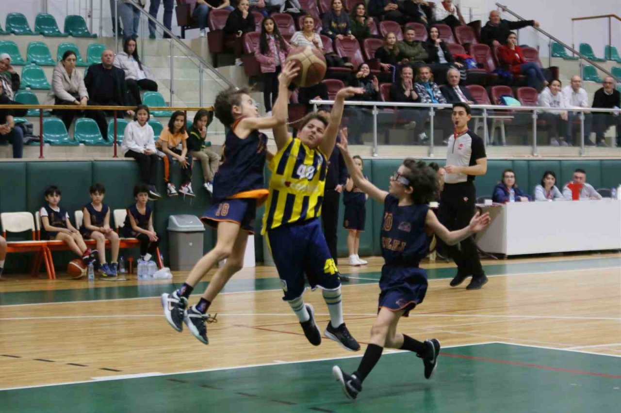 Derince’de U 10 Erkekler Basketbol Ligi heyecanı yaşandı