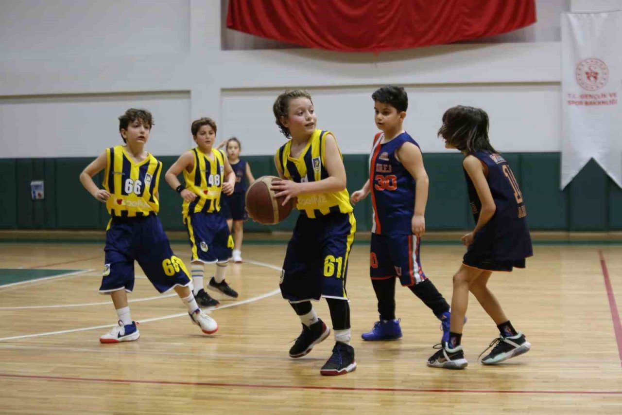Derince’de U 10 Erkekler Basketbol Ligi heyecanı yaşandı