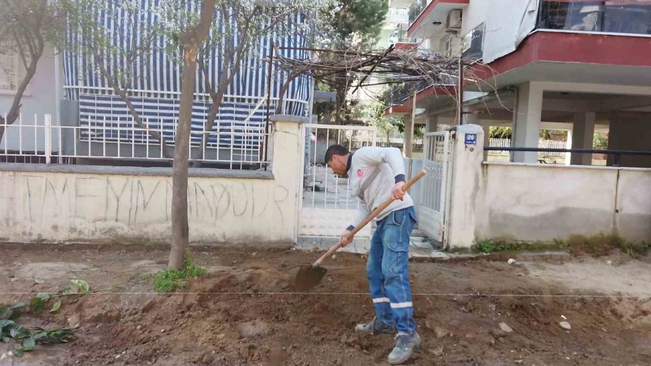 Efeler Belediyesi ekipleri Girne Mahallesi’ndeki yolları yeniliyor