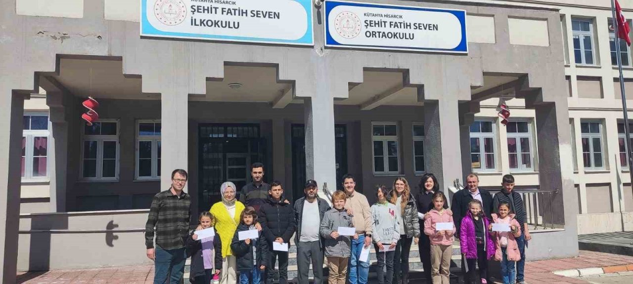 Hisarcık’ta zeka oyunları turnuvasında Atatürk İlkokulundan 4 öğrenci birinci oldu