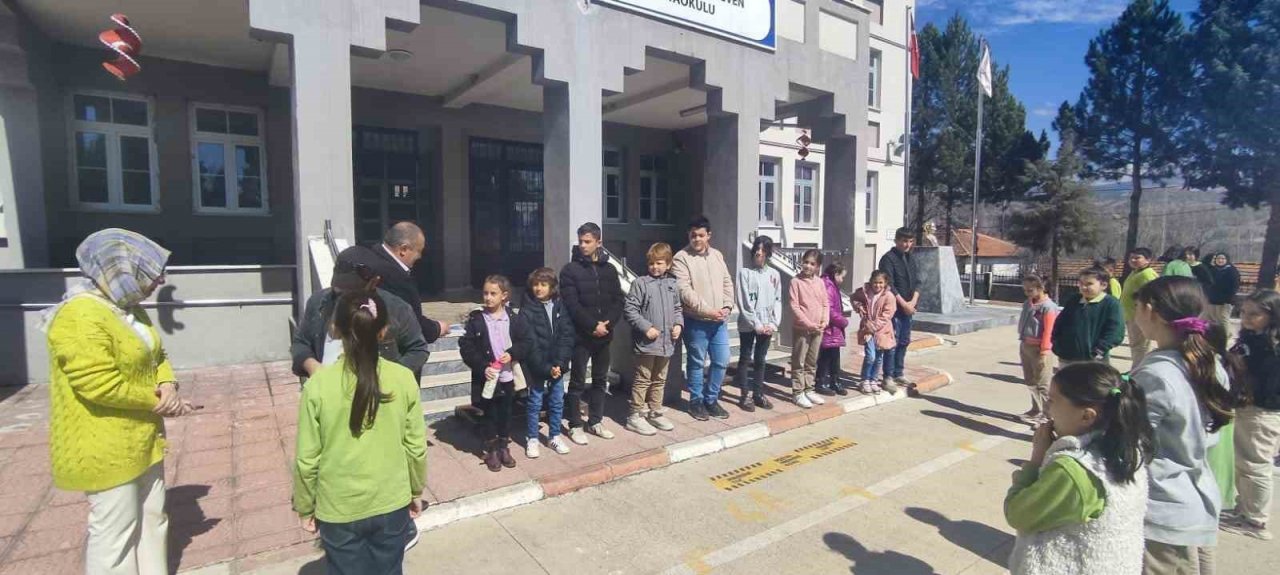 Hisarcık’ta zeka oyunları turnuvasında Atatürk İlkokulundan 4 öğrenci birinci oldu