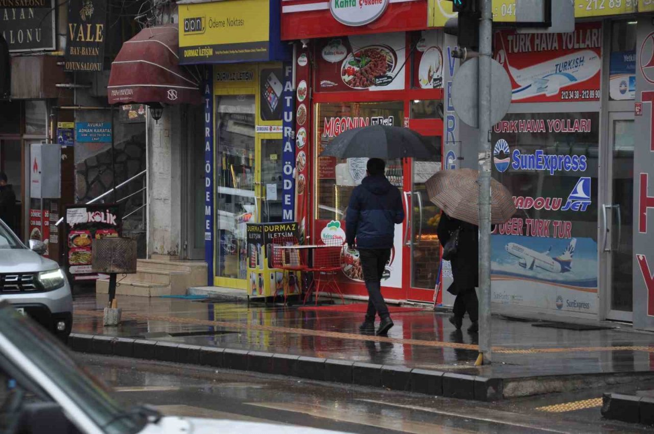 Kars’ta yağmur etkili oluyor