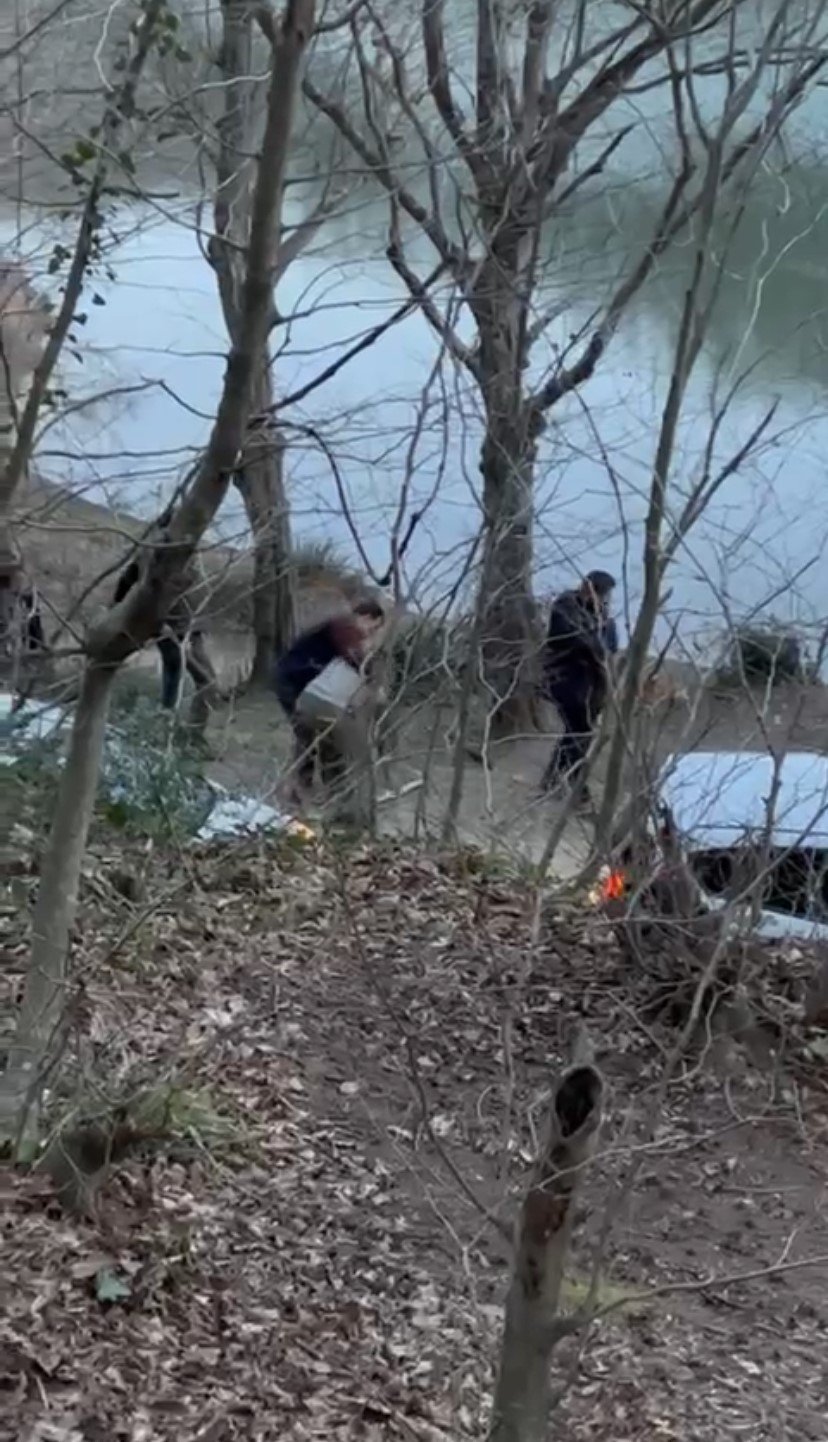 İstanbul’da baltalı oduncu dehşeti kamerada: Başına odunla vurulan genç felç kaldı