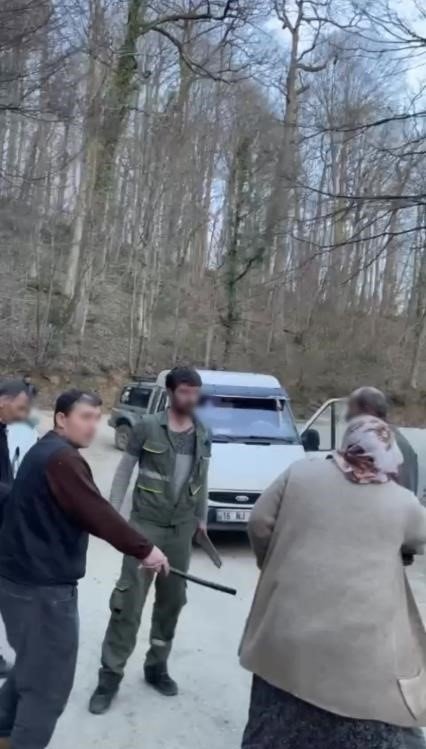 İstanbul’da baltalı oduncu dehşeti kamerada: Başına odunla vurulan genç felç kaldı