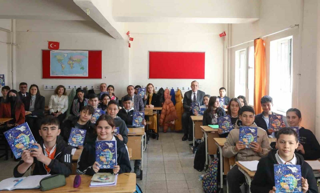 DEÜ’den Buca’da öğrencilere bilim dokunuşu