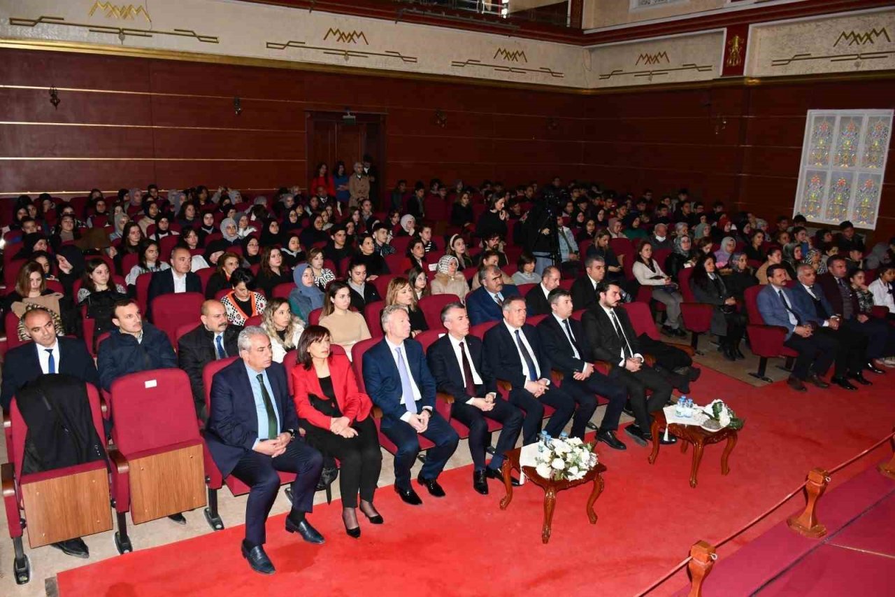 Mamak’ta İstiklal Marşı’nın kabulünün 102. yıldönümü kutlandı