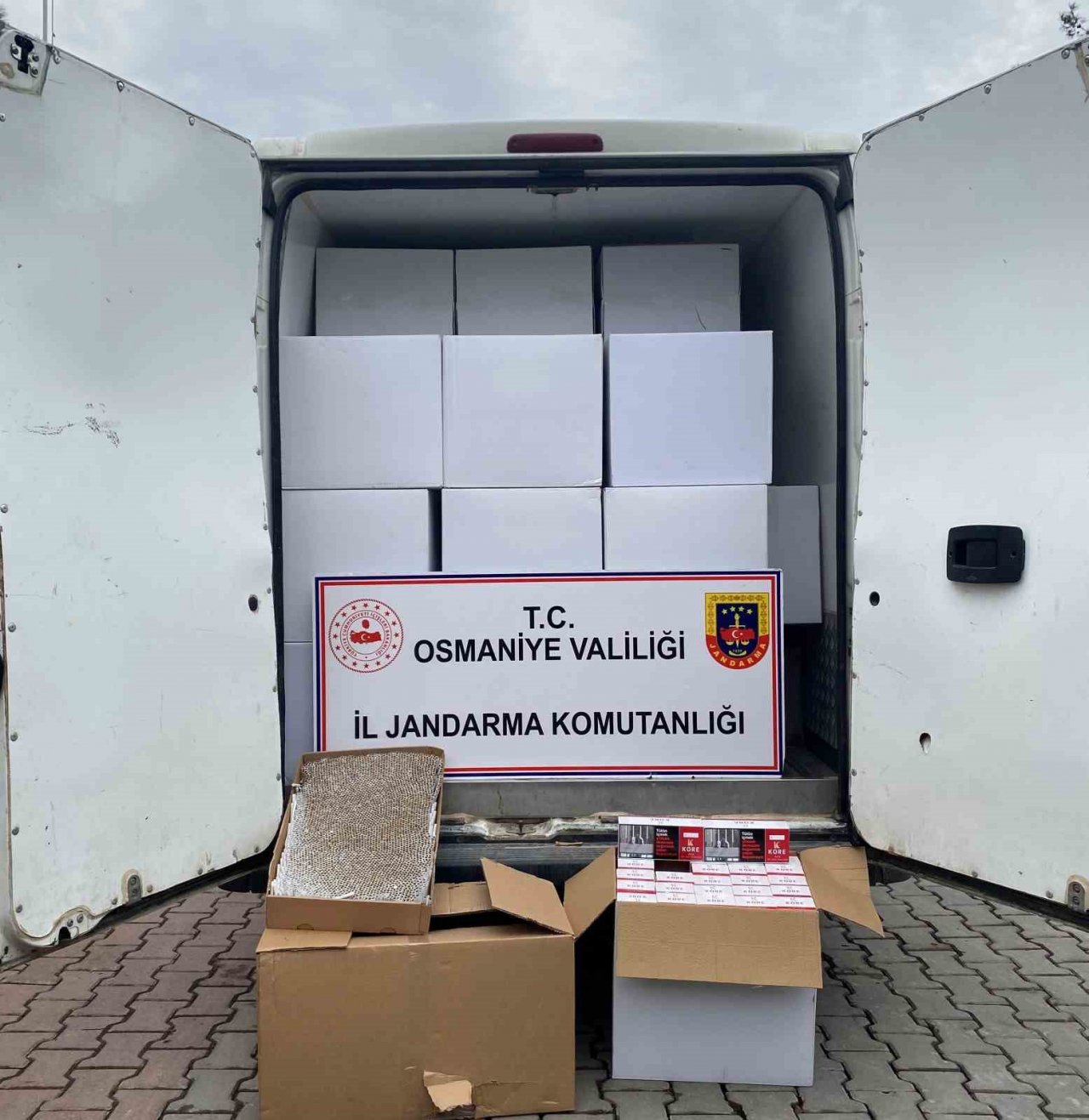 Osmaniye’de 1 milyon 296 bin adet kaçak makaron ele geçirildi