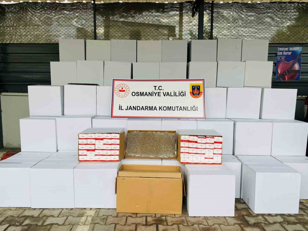 Osmaniye’de 1 milyon 296 bin adet kaçak makaron ele geçirildi