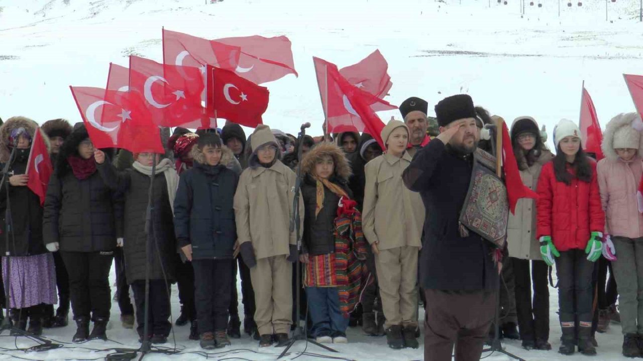Öğrencilerden Erciyes’te ‘Vatan Sevgisi Yürüyüşü’