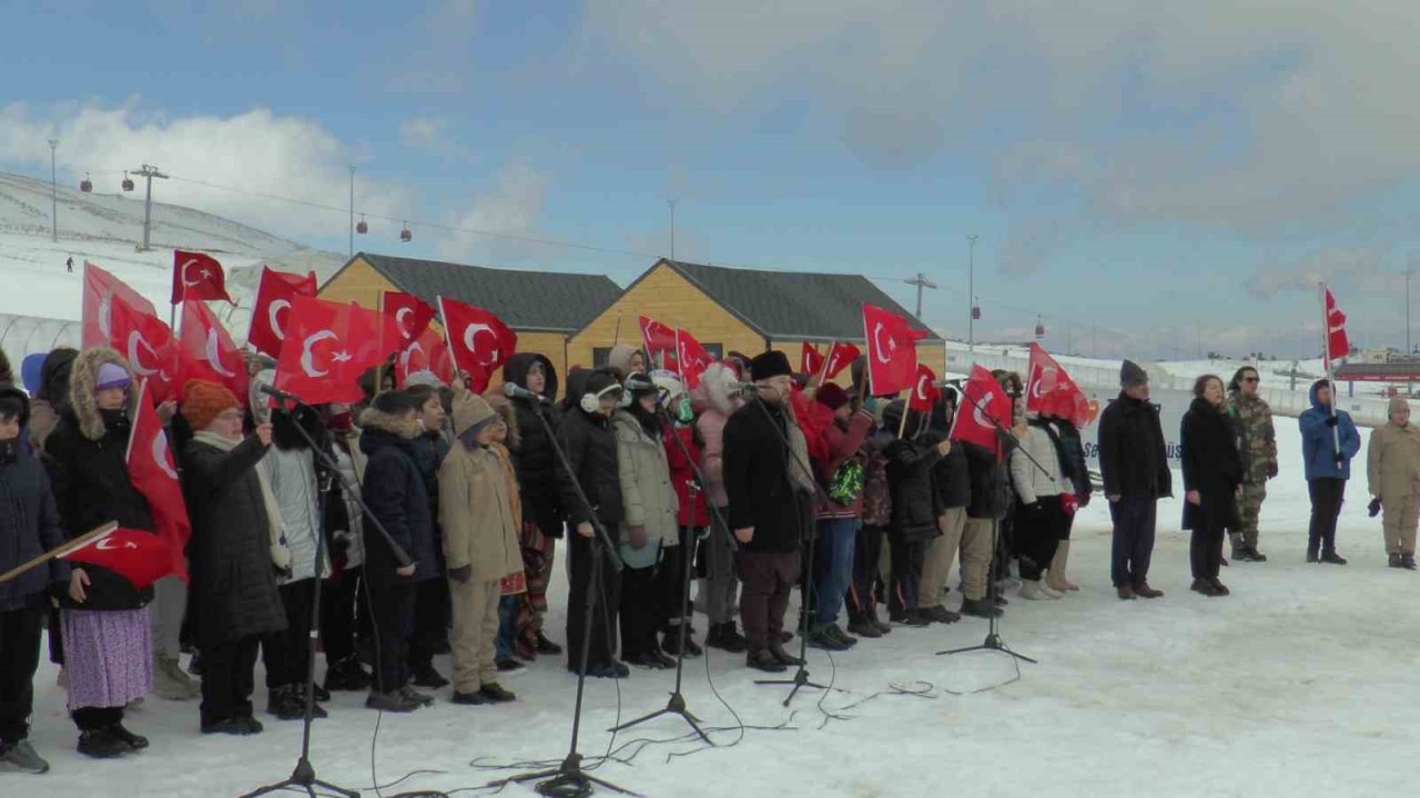 Öğrencilerden Erciyes’te ‘Vatan Sevgisi Yürüyüşü’