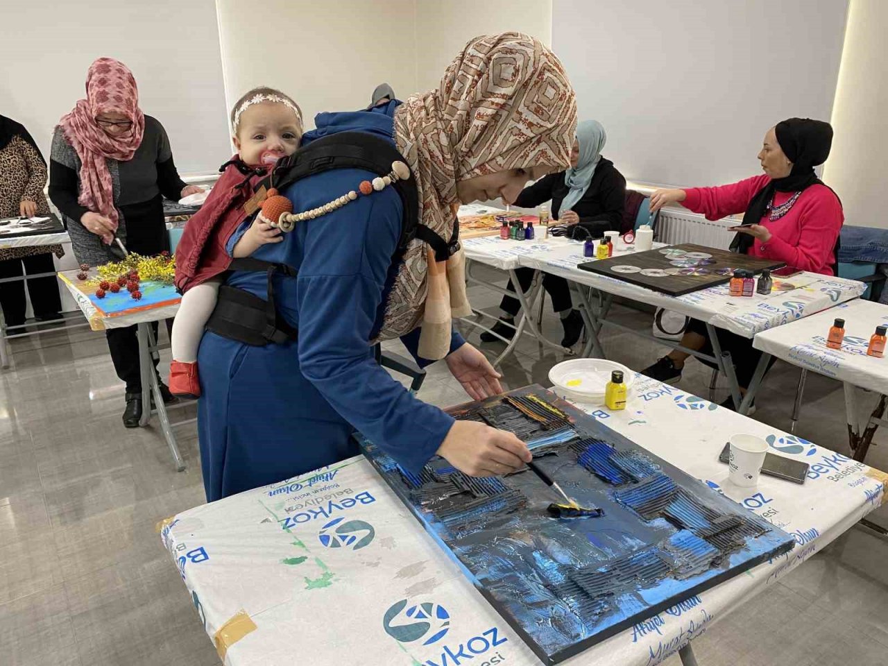 Beykozlu ev kadınları “Sıfır Atık” için tablolar üretiyor