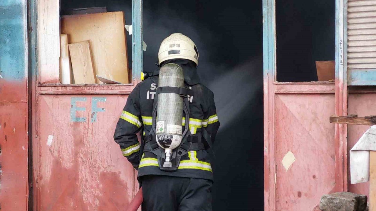 Samsun’da mobilya imalathanesinde yangın