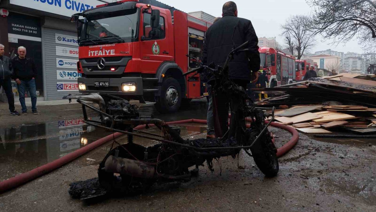 Samsun’da mobilya imalathanesinde yangın