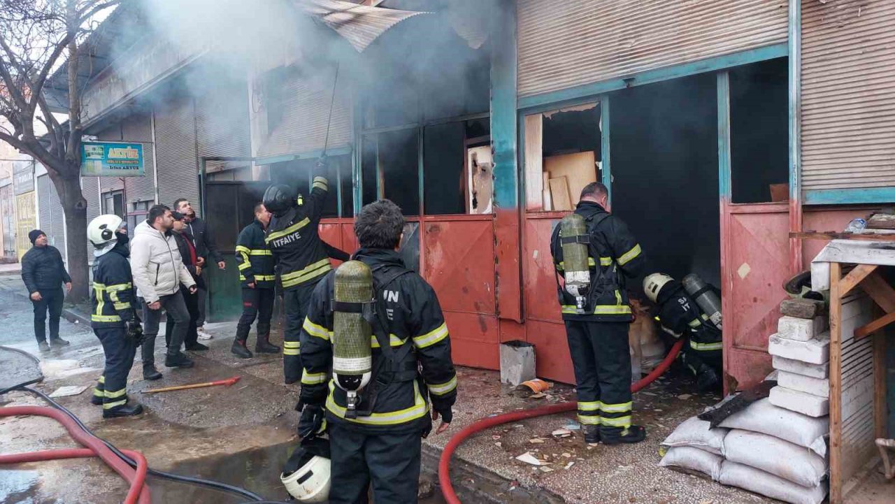 Samsun’da mobilya imalathanesinde yangın