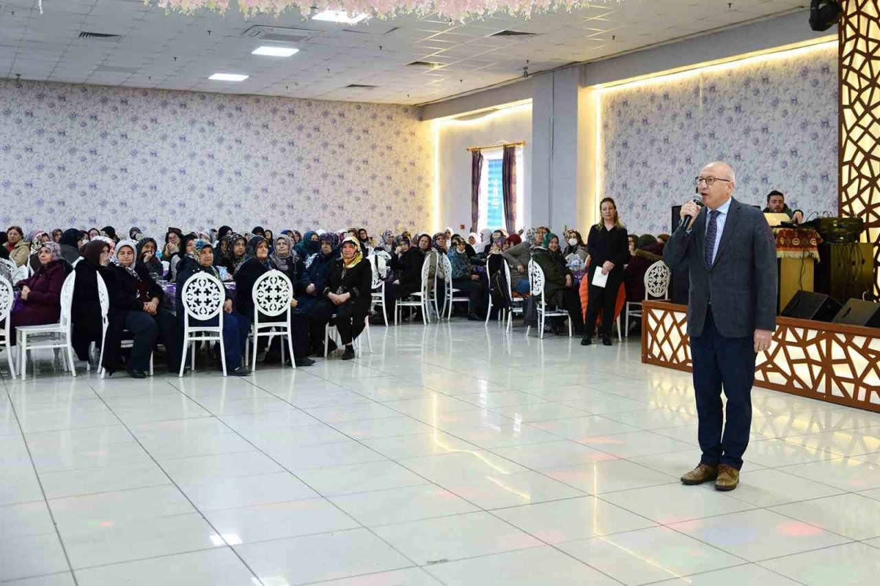 Dualar kahraman şehitlerimiz için okundu