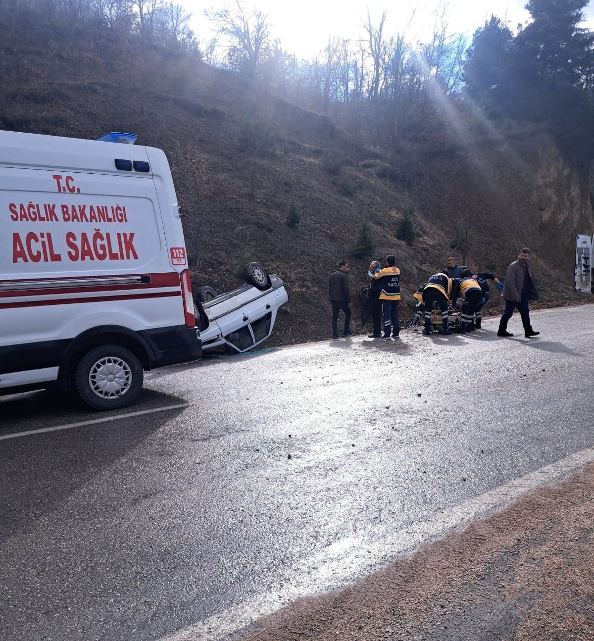 Tokat’ta kontrolden çıkan otomobil ters döndü: 2 yaralı