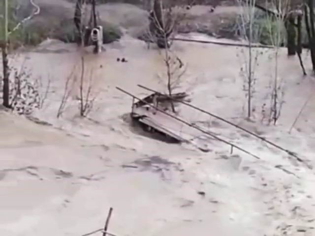 Tağar çayı taştı, tarım arazileri ve bağ evleri zarar gördü