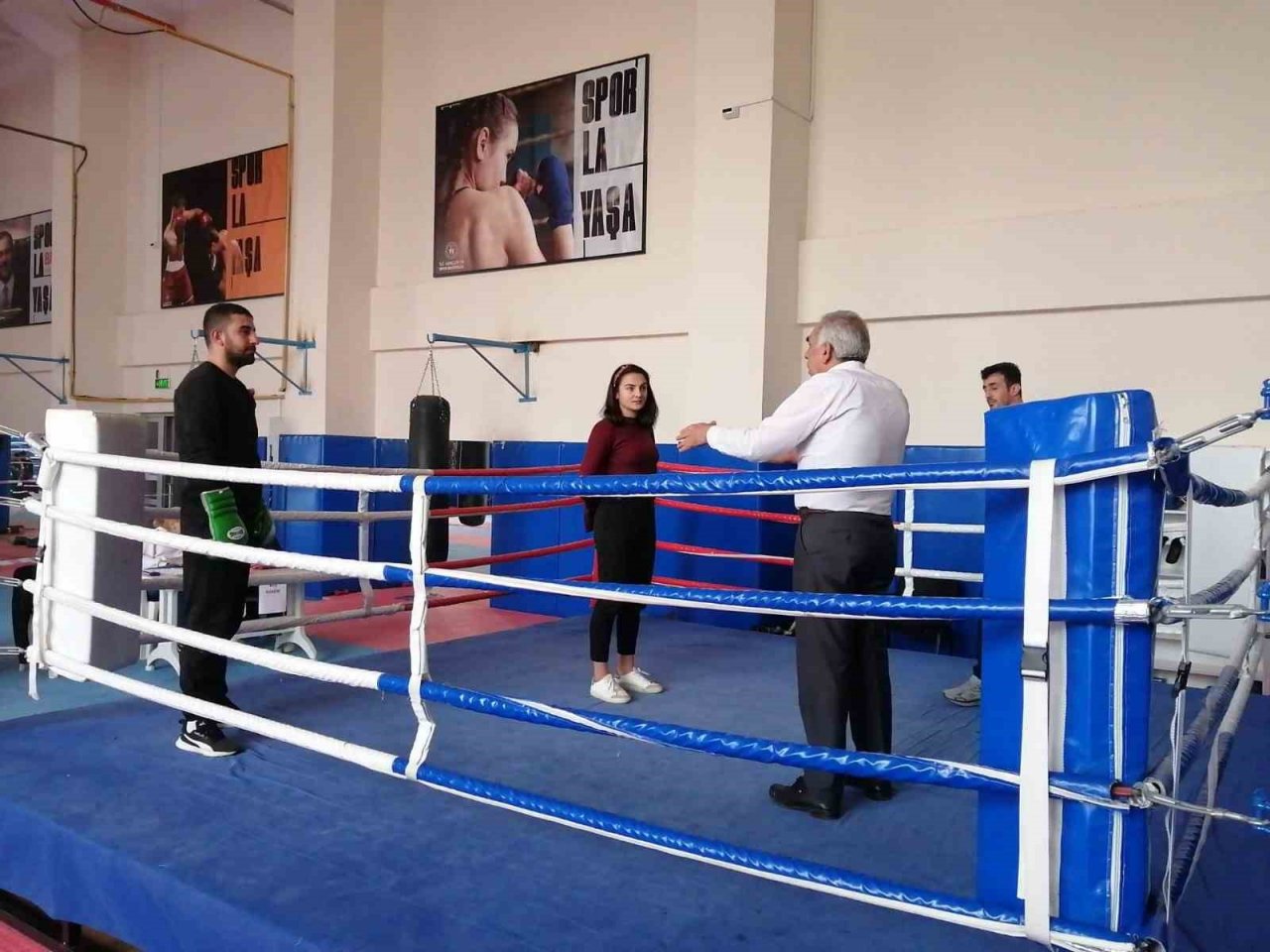 Elazığ’da boks aday hakemlik kursu devam ediyor