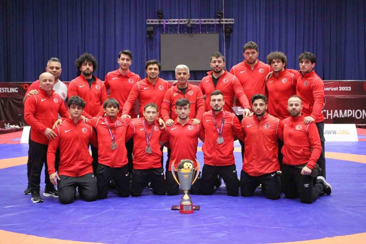 U23 Grekoromen Güreş Milli Takımı, ilk defa Avrupa şampiyonu oldu