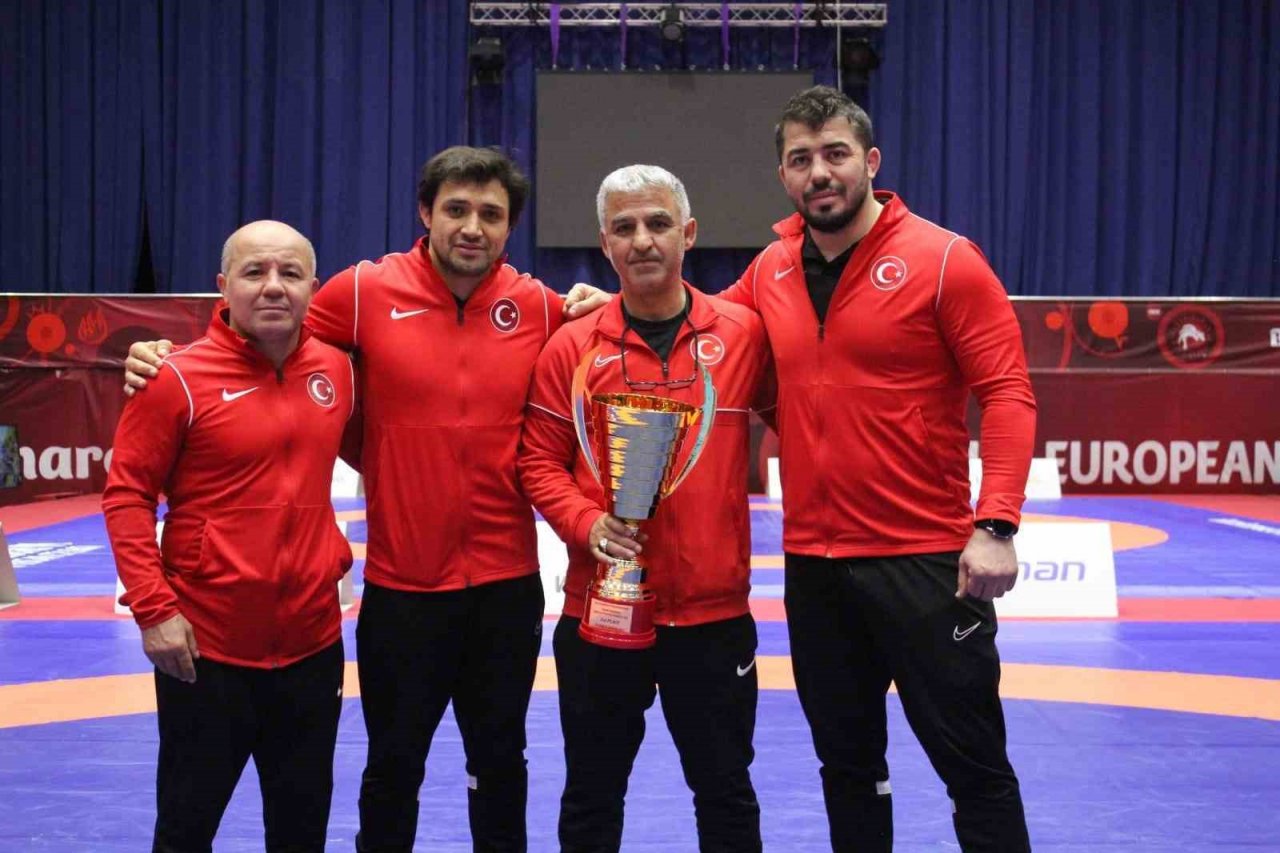 U23 Grekoromen Güreş Milli Takımı, ilk defa Avrupa şampiyonu oldu