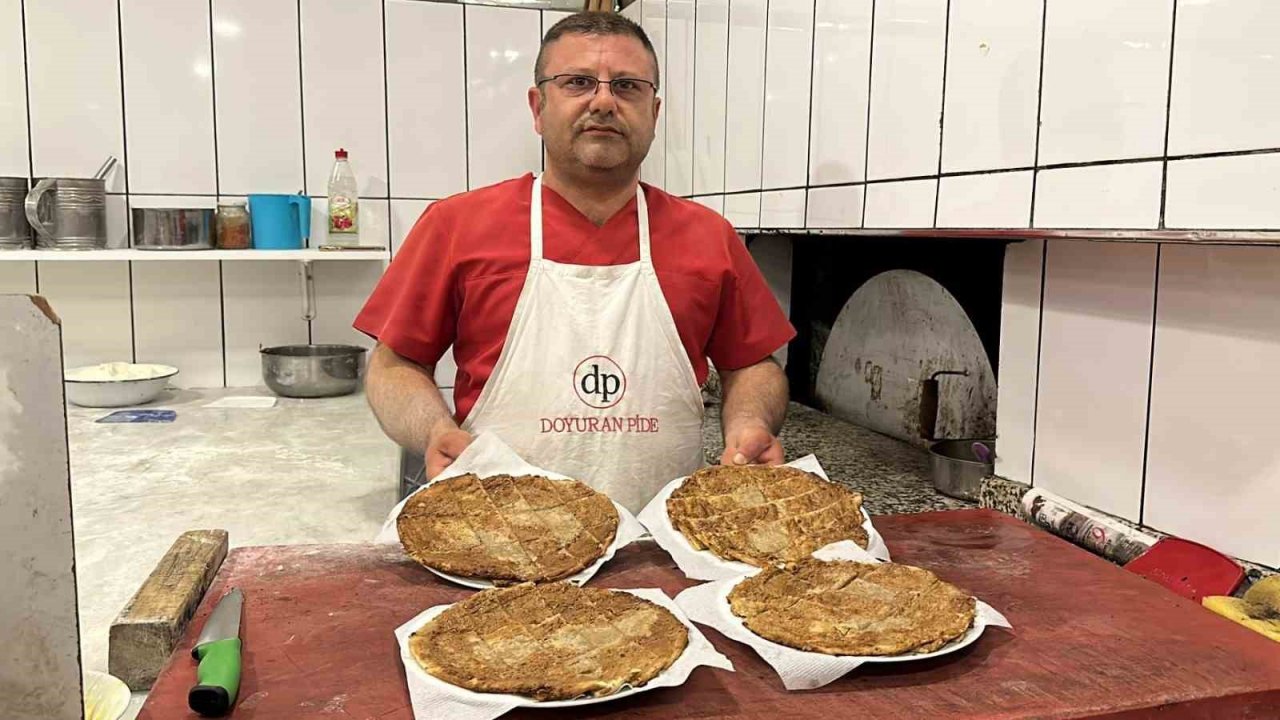 Yabancı turistlerden Yenipazar Pidesi’ne övgü