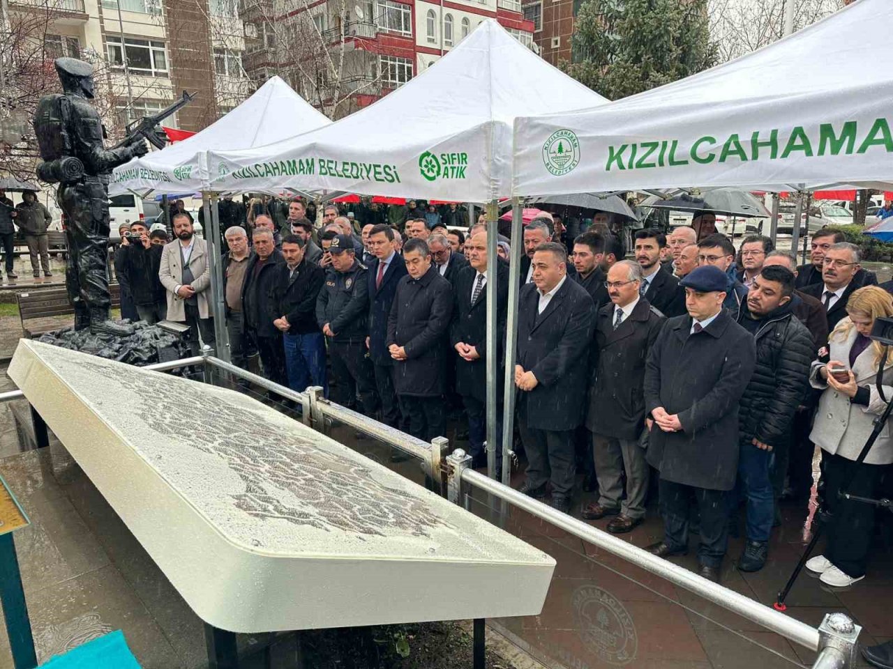 81 ilden toprağın getirildiği Anıt Ağacı’ndaki törenle şehitler anıldı