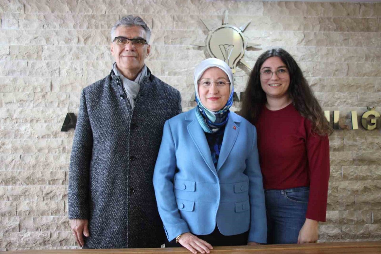 Efsane Başkan Demet Pilevneli, AK Parti’den milletvekili aday adaylığı başvurusunda bulundu