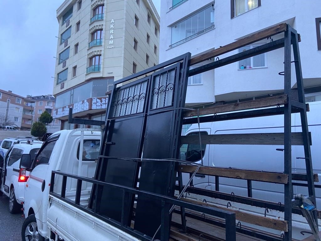 Altı katlı binanın perde betonunun kesilmek istenmesi böyle görüntülendi