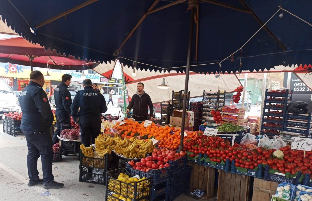 Zabıtadan Altınova Semt Pazarı’nda sıkı denetim