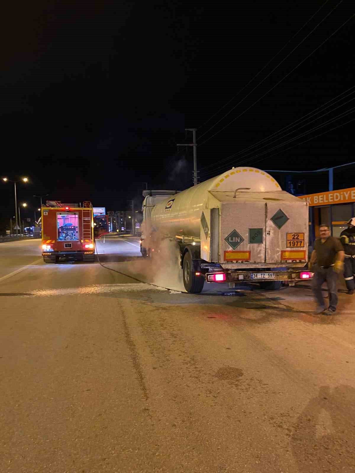 Burdur’da seyir halindeki tankerde yangın