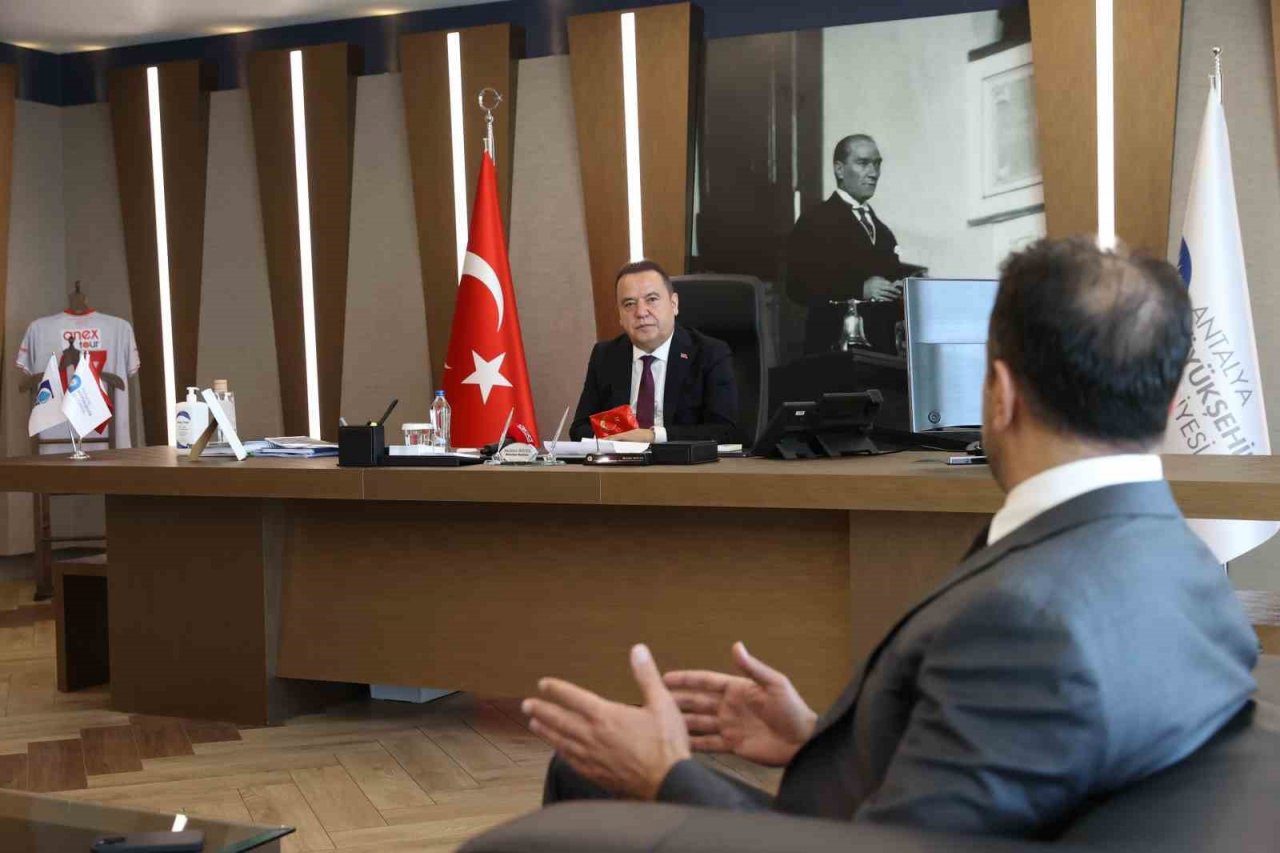 Antalyaspor’un yeni başkanı Sabri Gülel’den Başkan Böcek’e ziyaret