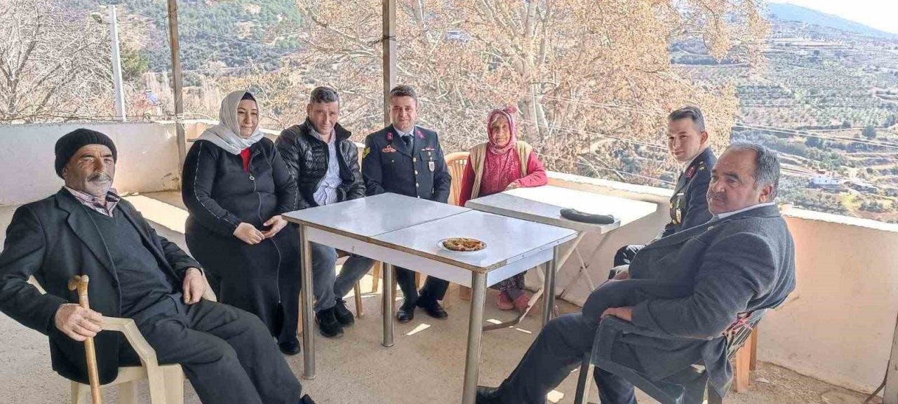 Aydın’da jandarma ekipleri şehitleri unutmadı