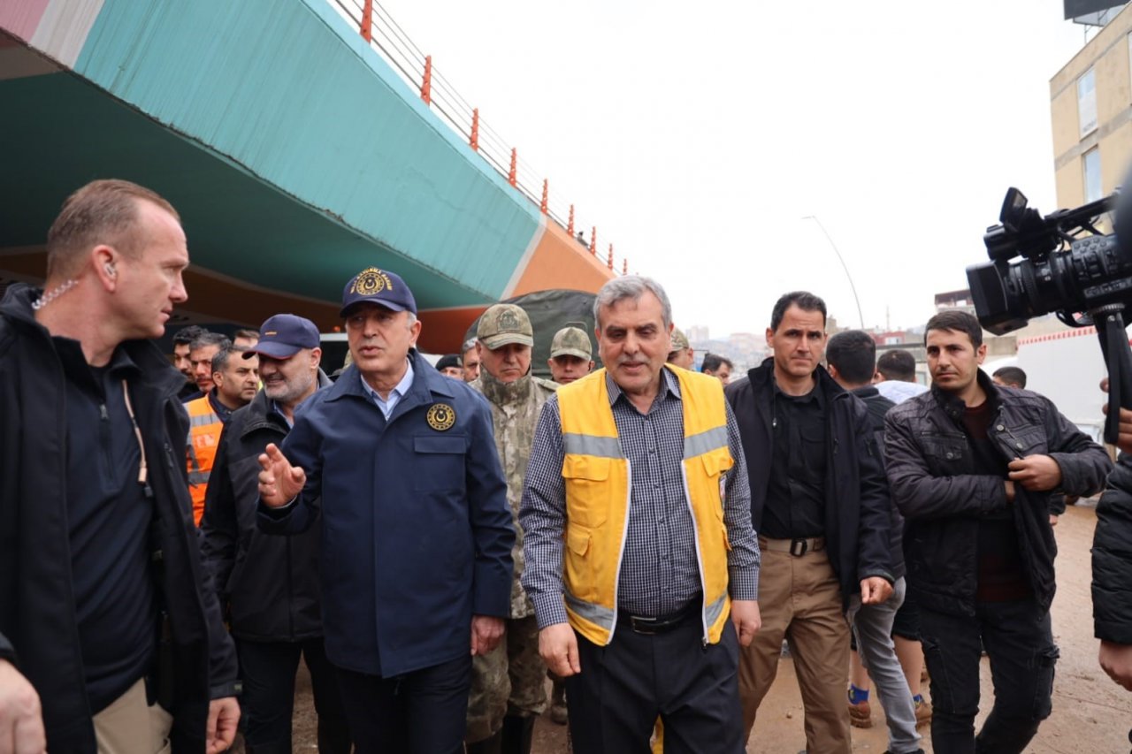 Bakan Akar Şanlıurfa’da incelemelerde bulundu