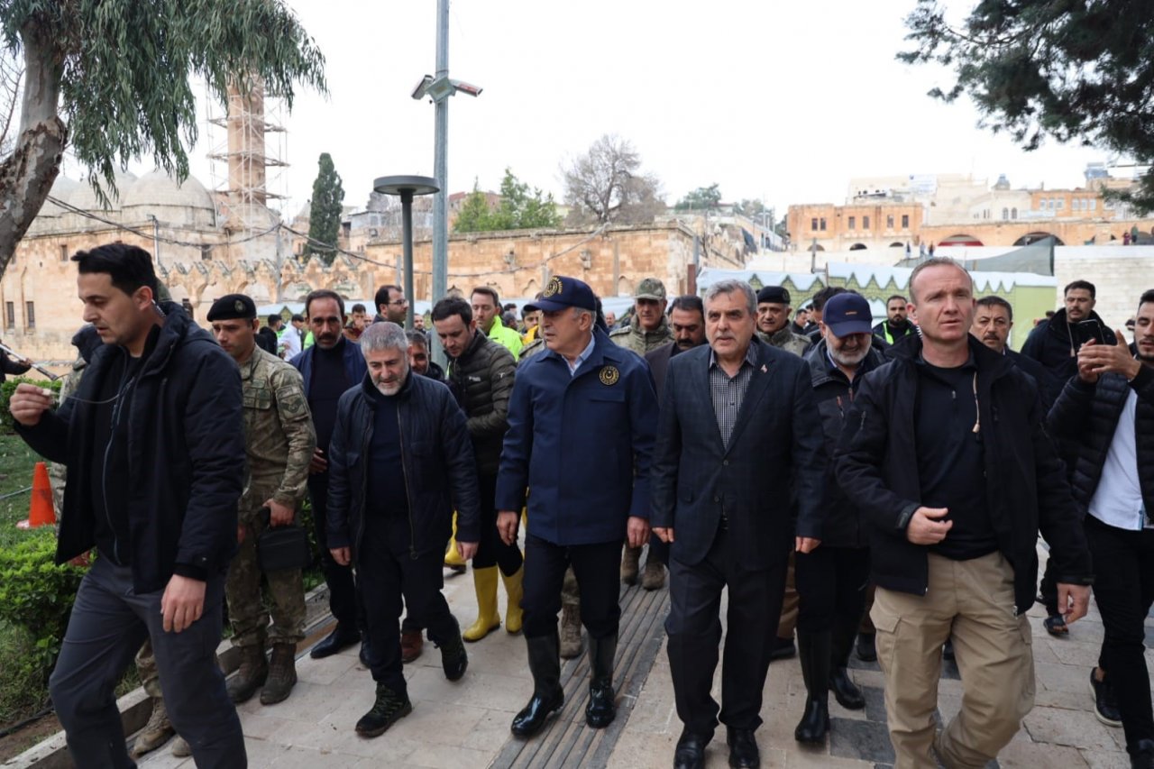 Bakan Akar Şanlıurfa’da incelemelerde bulundu